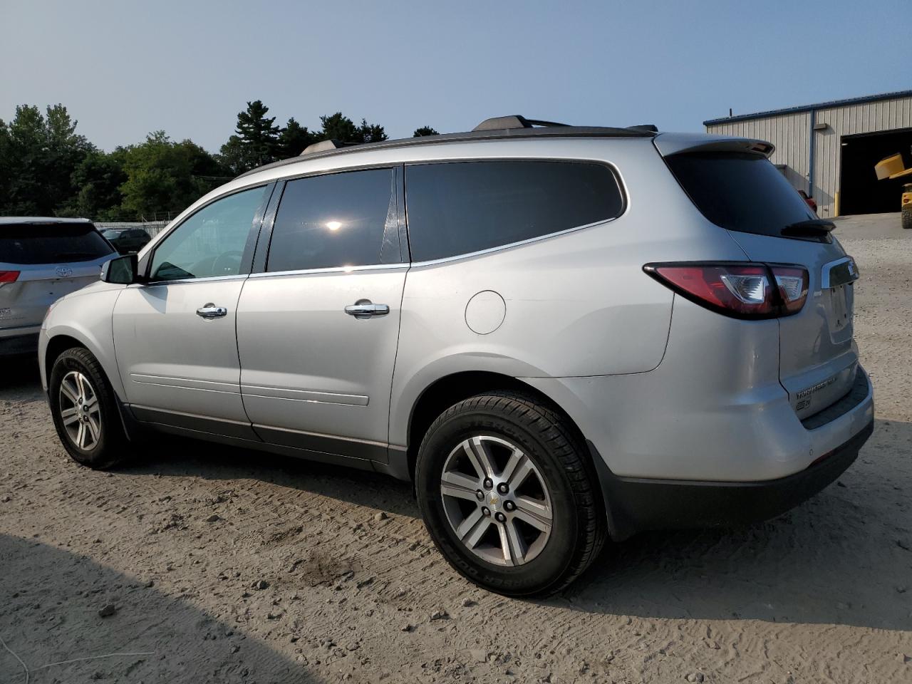 1GNKVHKD2HJ299738 2017 CHEVROLET TRAVERSE - Image 2