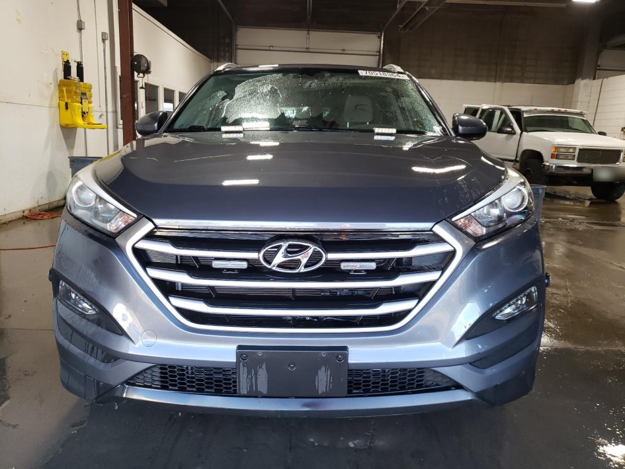 KM8J3CA49HU262095 2017 Hyundai Tucson Limited