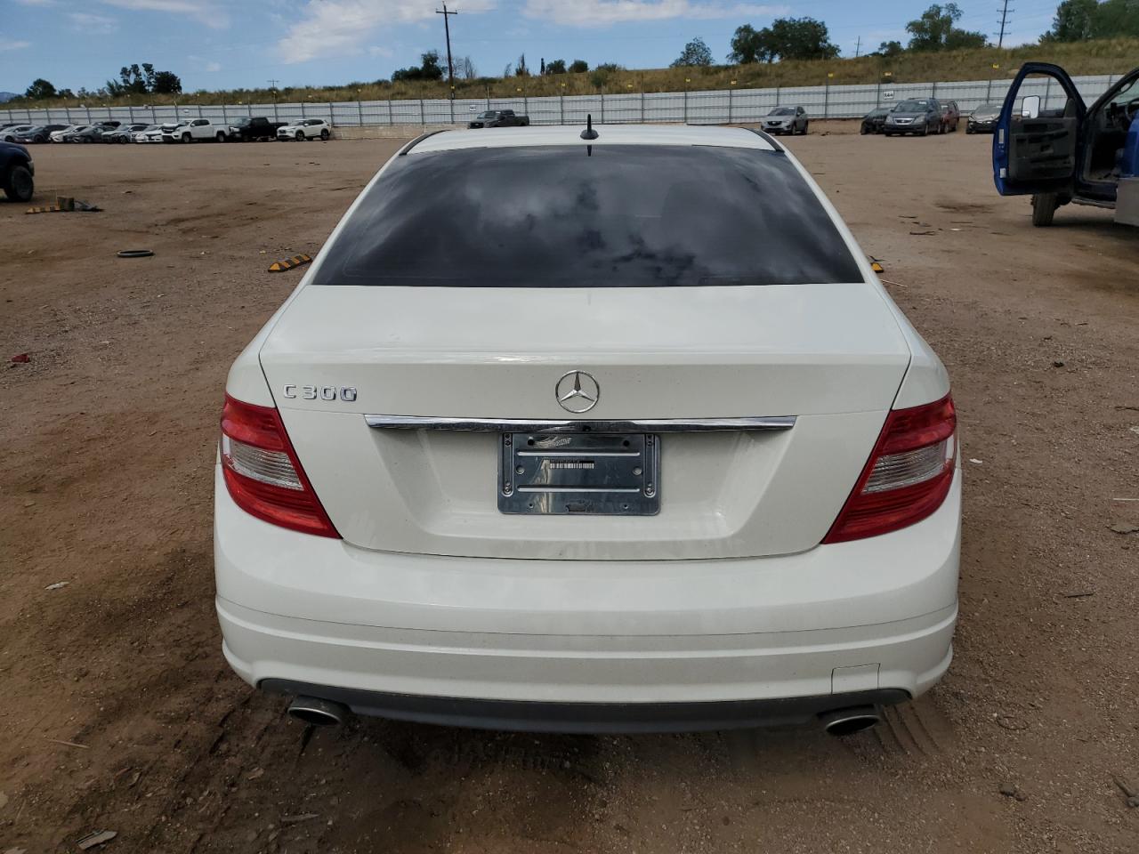 WDDGF5EB9BA519328 2011 Mercedes-Benz C 300