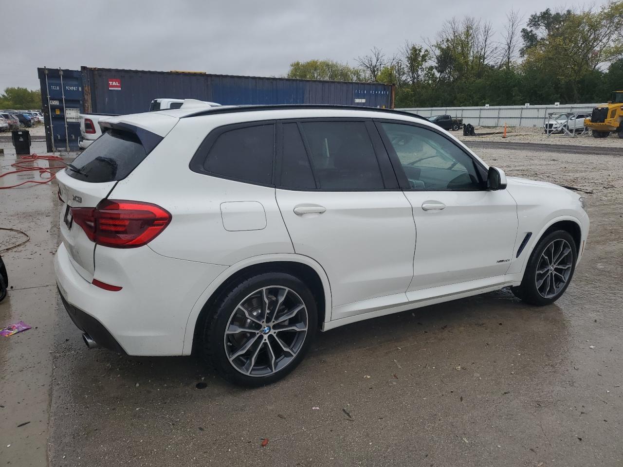 VIN 5UXTR9C50JLC82107 2018 BMW X3 no.3