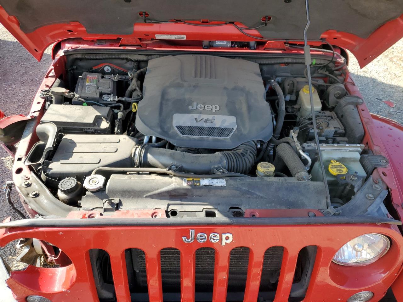 1C4HJWEG2EL178944 2014 Jeep Wrangler Unlimited Sahara