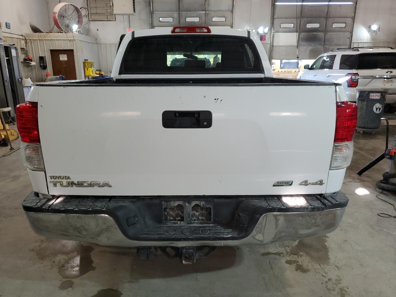 5TFDW5F17BX174459 2011 Toyota Tundra Crewmax Sr5