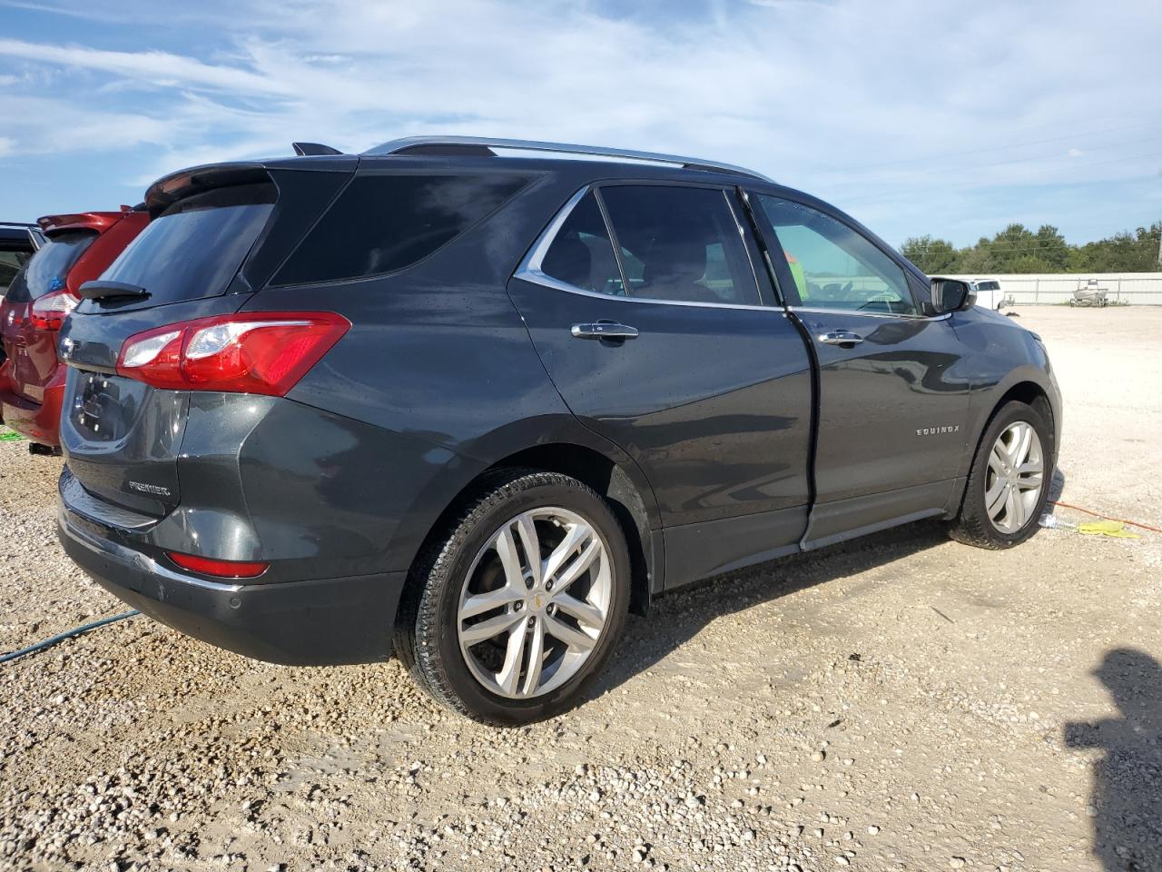 2GNAXNEV6K6271681 2019 Chevrolet Equinox Premier