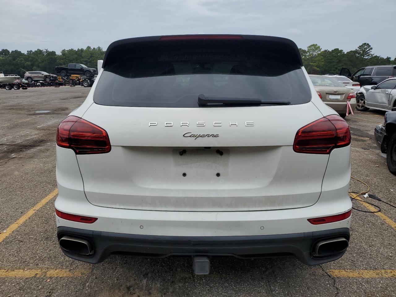 WP1AA2A29HKA84816 2017 Porsche Cayenne