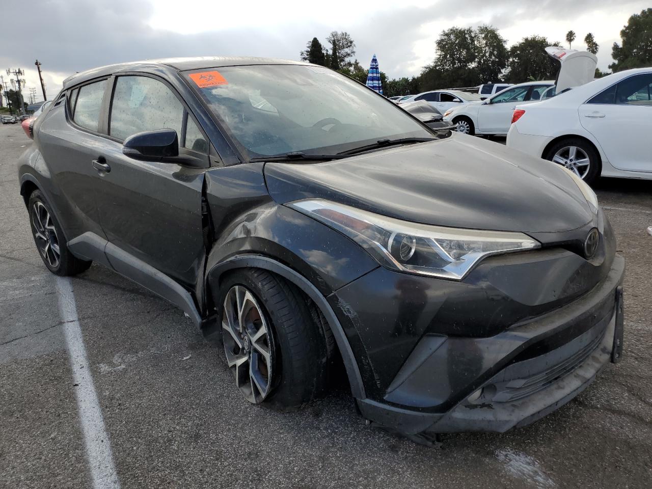 VIN NMTKHMBX4JR012202 2018 TOYOTA C-HR no.4