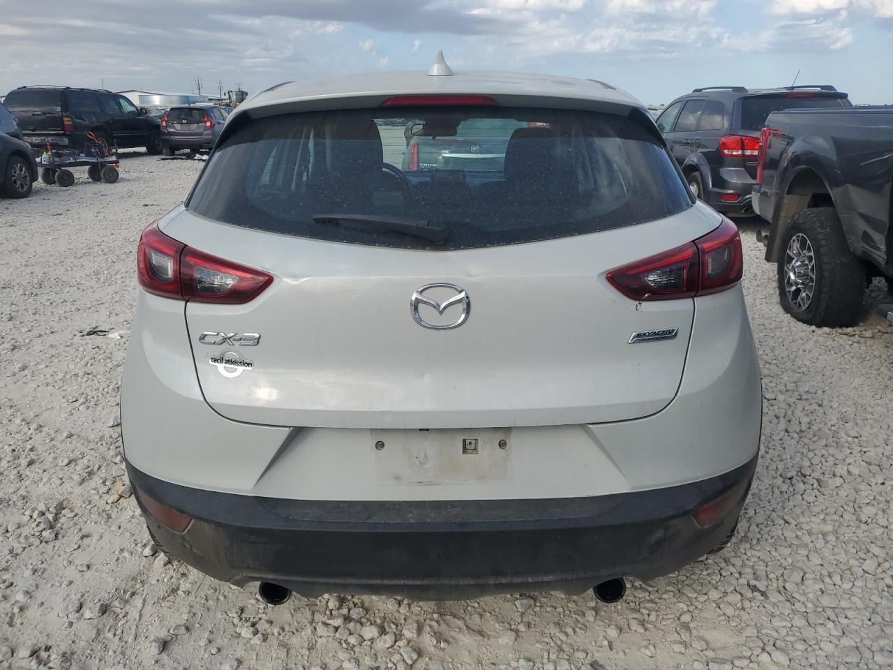 JM1DKDB70J0308283 2018 Mazda Cx-3 Sport