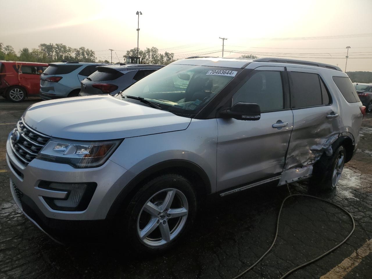 1FM5K8D80HGA58249 2017 FORD EXPLORER - Image 1