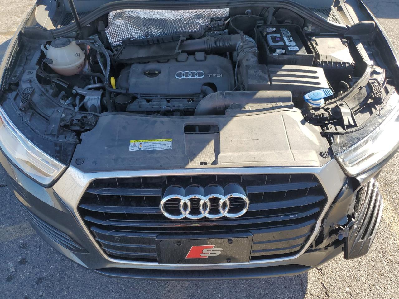 WA1BCCFS5JR034985 2018 Audi Q3 Premium