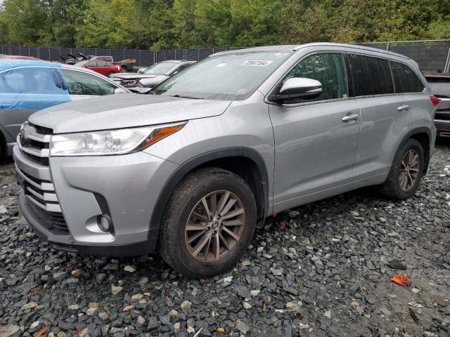 2017 Toyota Highlander Se