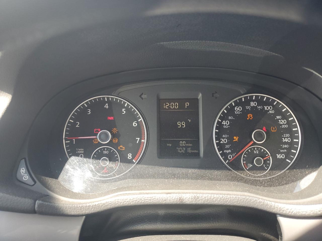 2014 Volkswagen Passat - Image 9