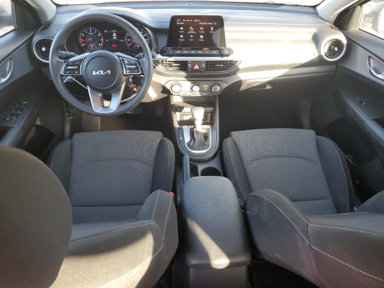 2023 Kia Forte - Image 8