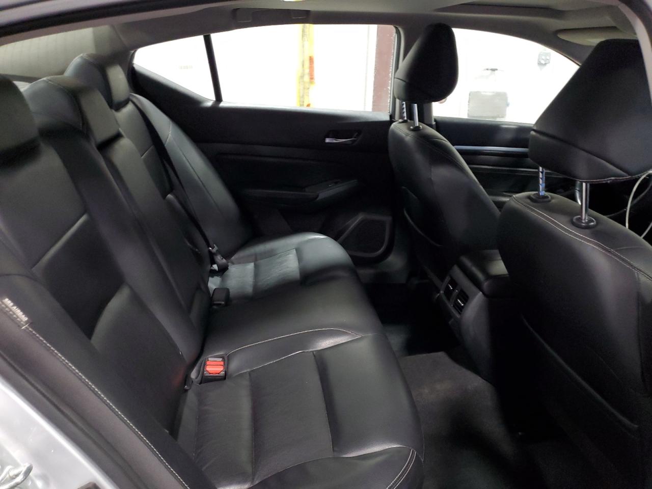2019 Nissan Altima - Image 10