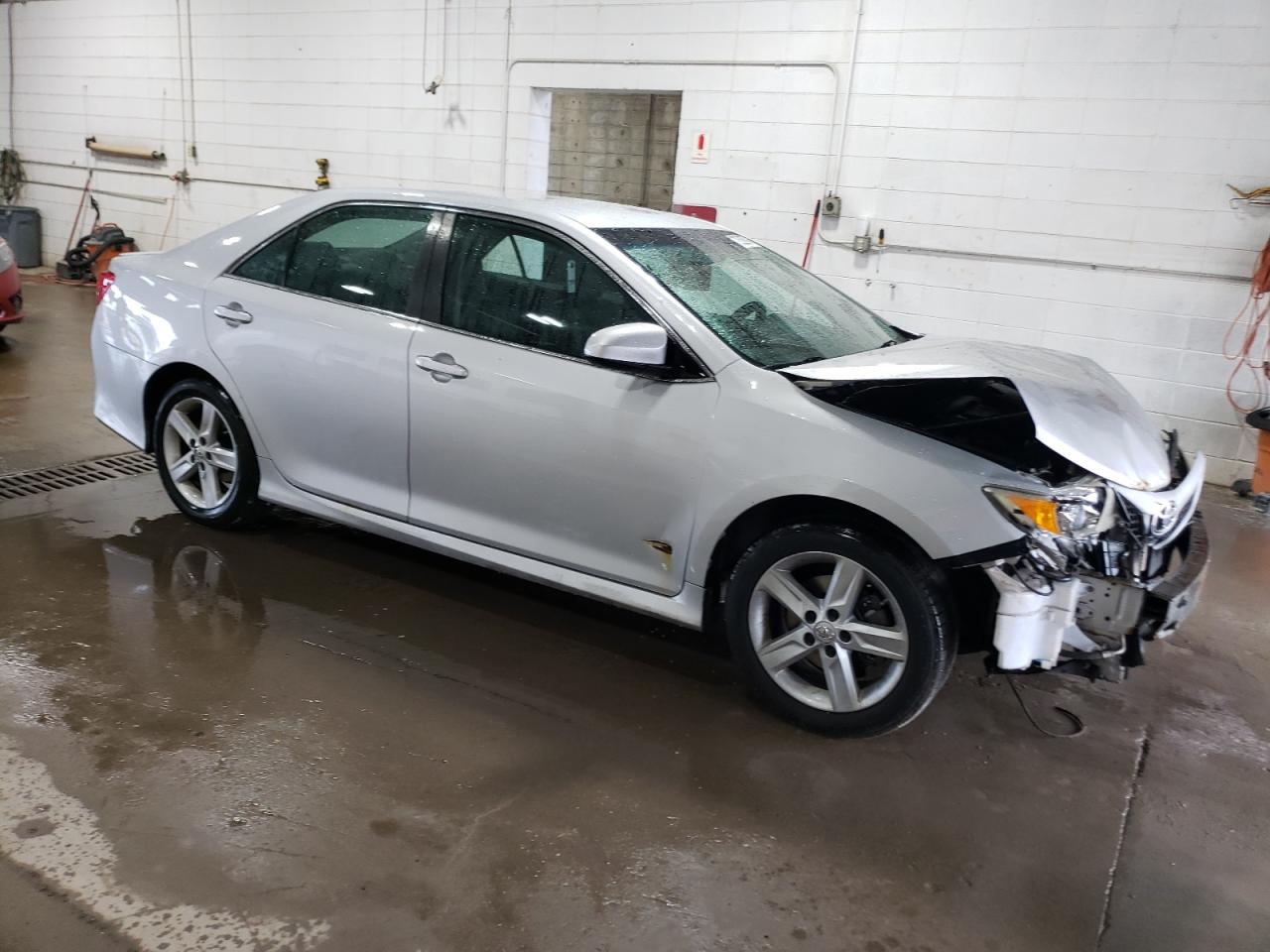 2014 Toyota Camry - Image 4