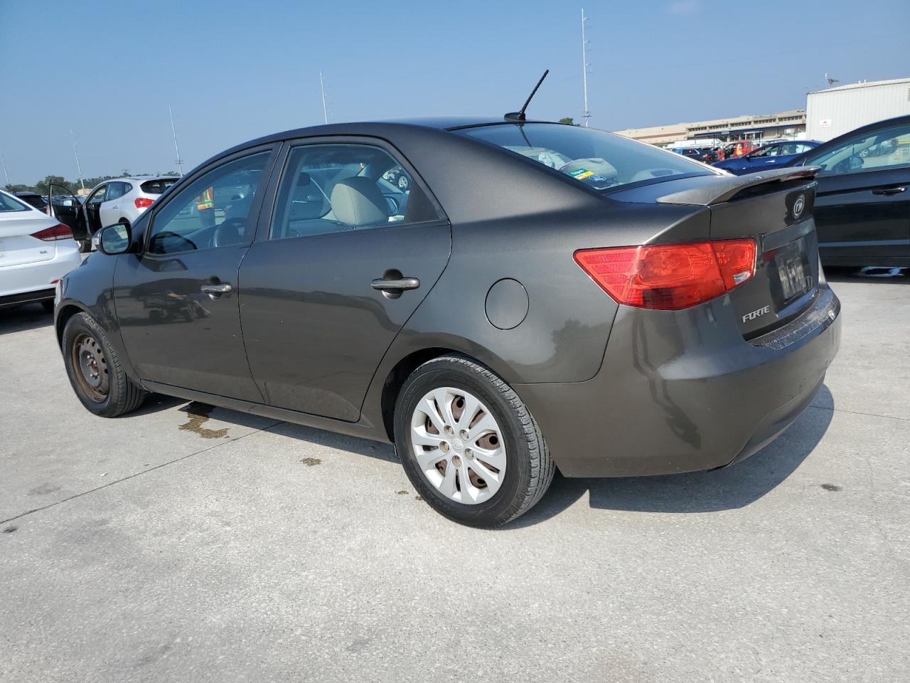 2010 Kia Forte - Image 2