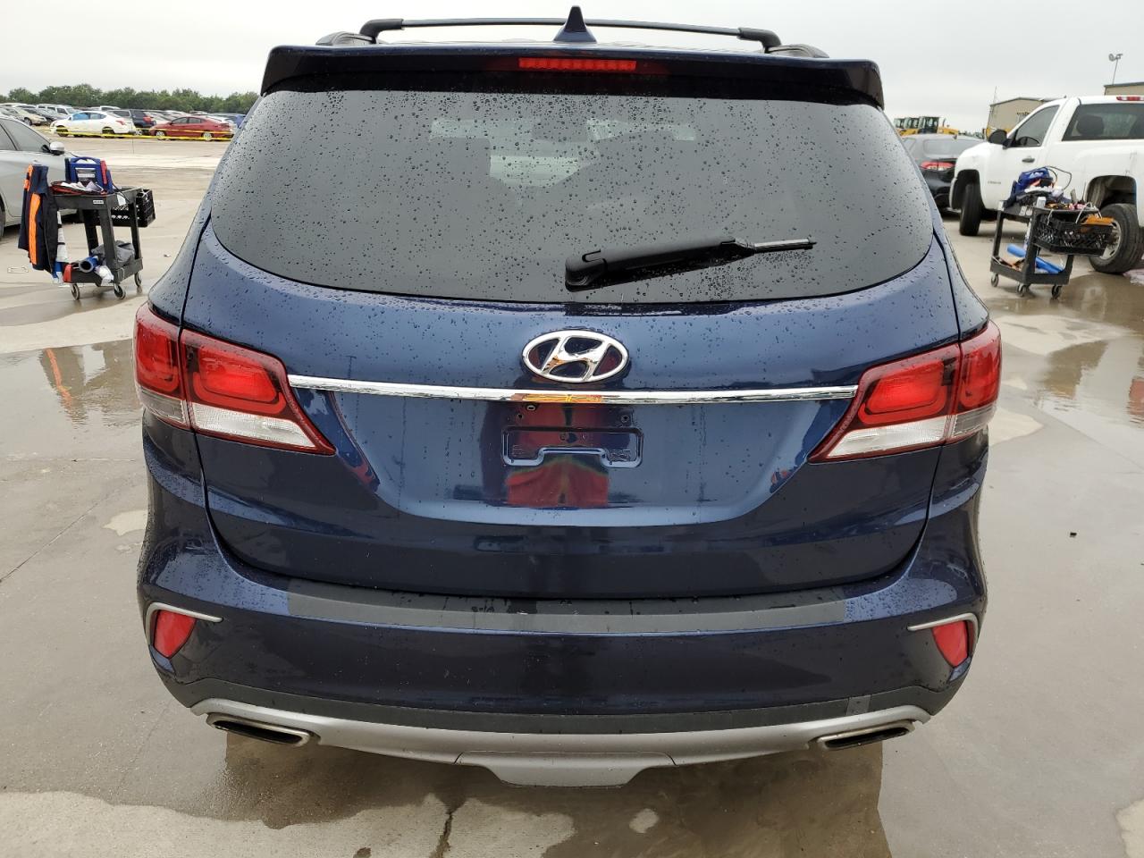 KM8SN4HF9HU227908 2017 Hyundai Santa Fe Se