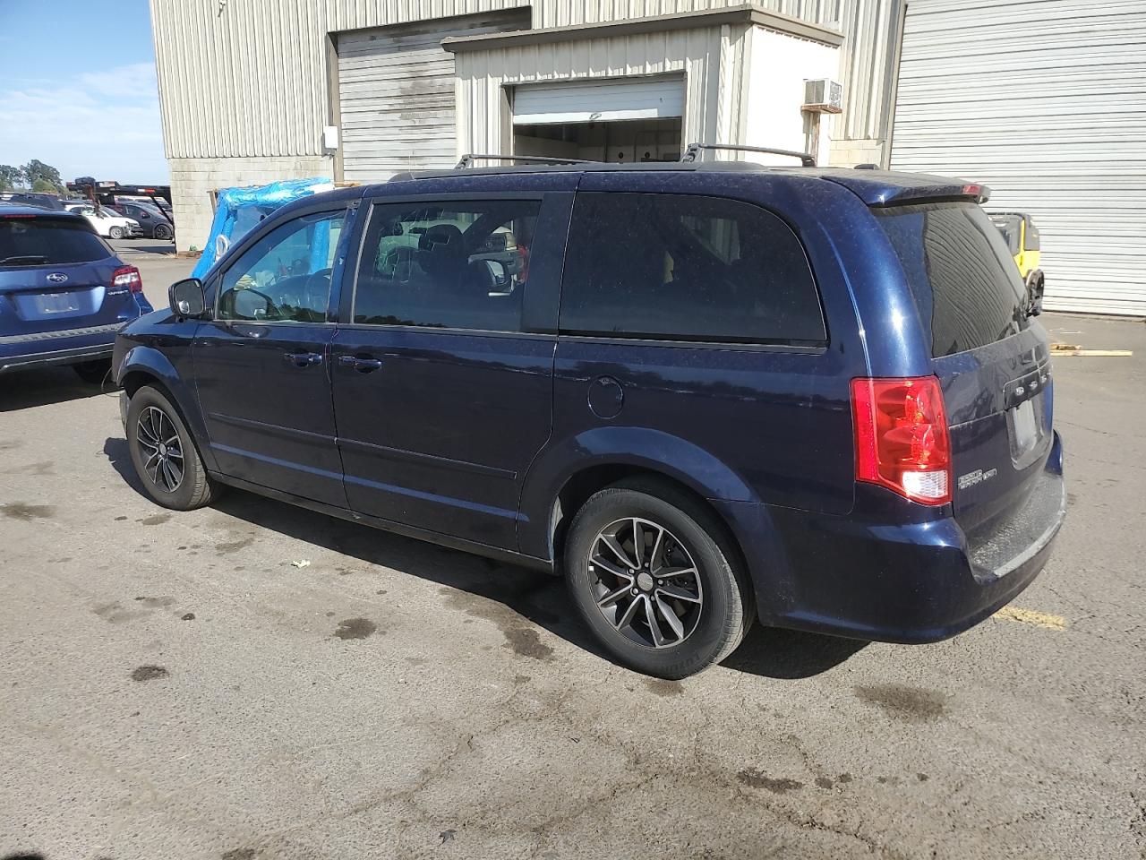 2017 Dodge Caravan - Image 2