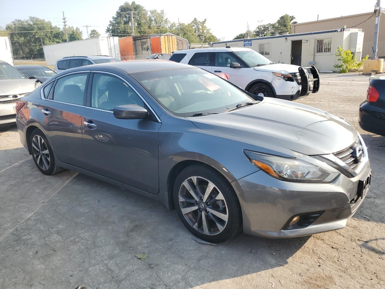 2017 Nissan Altima - Image 4
