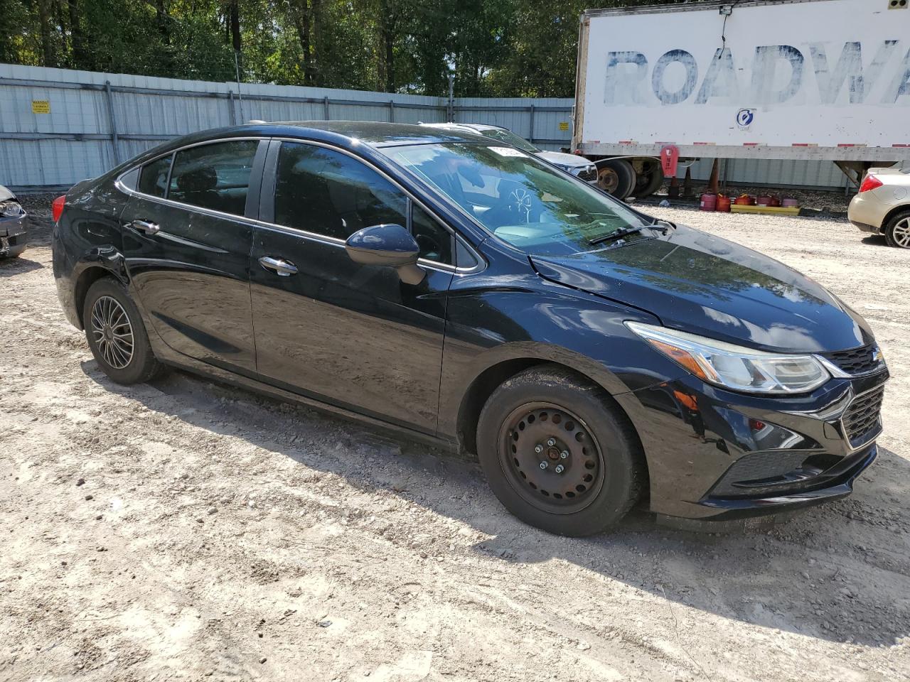 2017 Chevrolet Cruze - Image 4