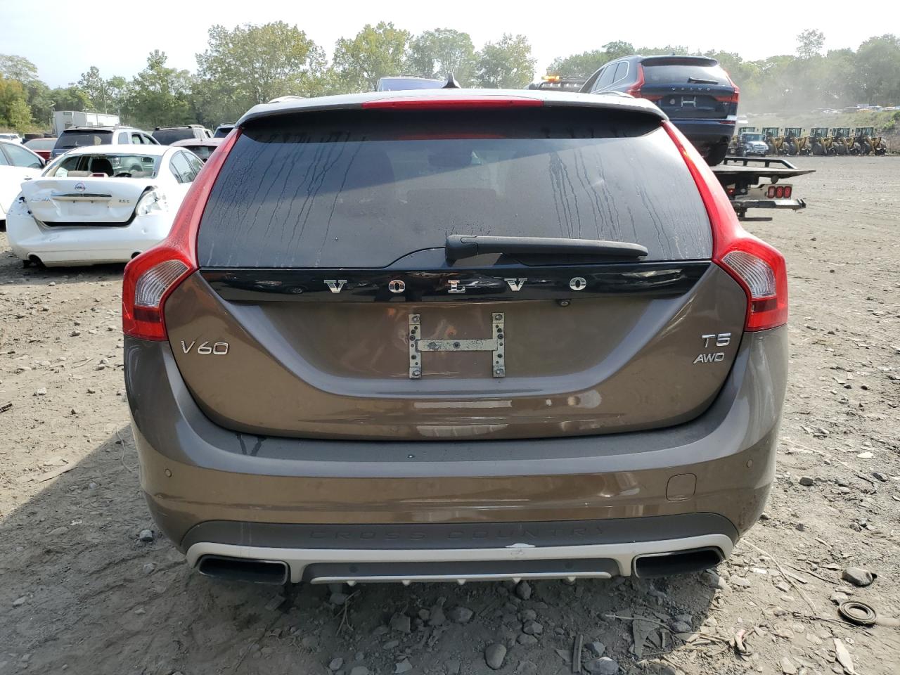 2015 Volvo V60 Cross Country Premier VIN: YV4612HK6F1000285 Lot: 70801074