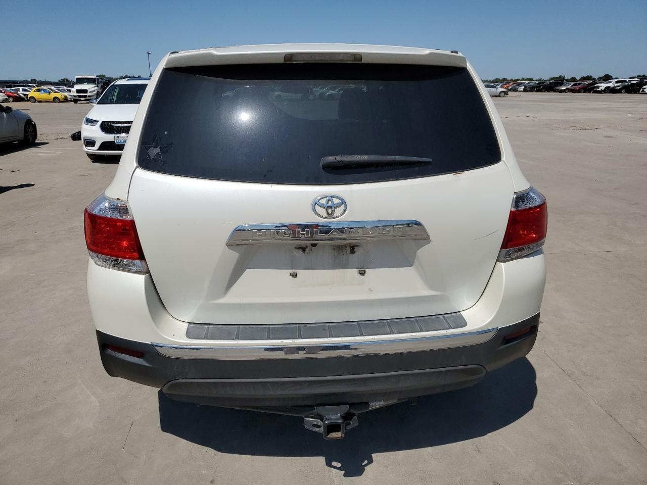 5TDZK3EH0DS139551 2013 Toyota Highlander Base