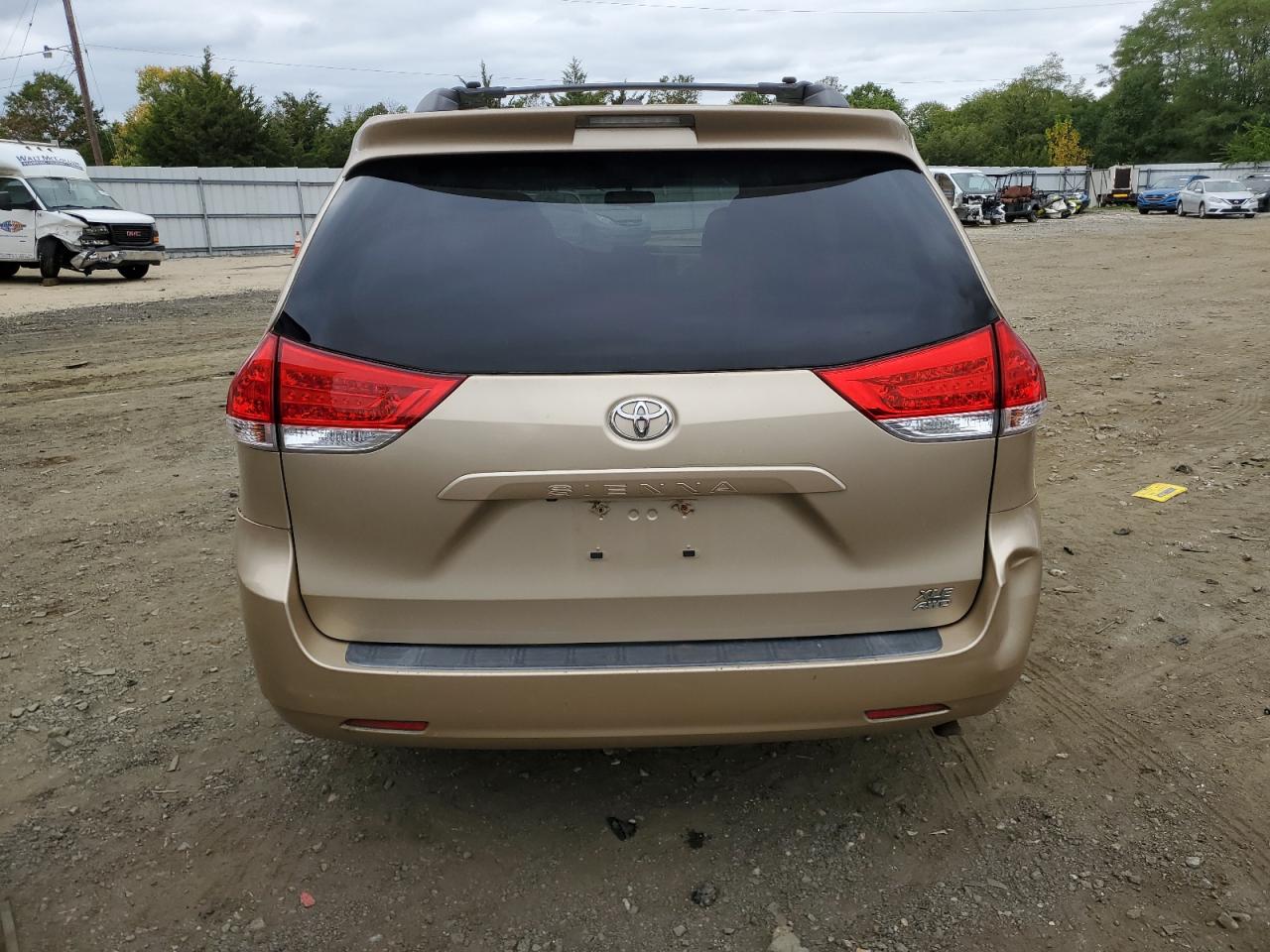 5TDDK3DC6BS006449 2011 Toyota Sienna Xle