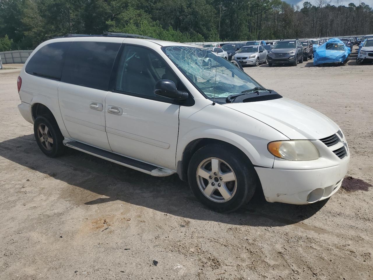 2005 Dodge Caravan - Image 4