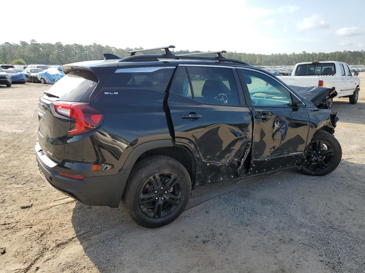 2022 GMC Terrain - Image 3