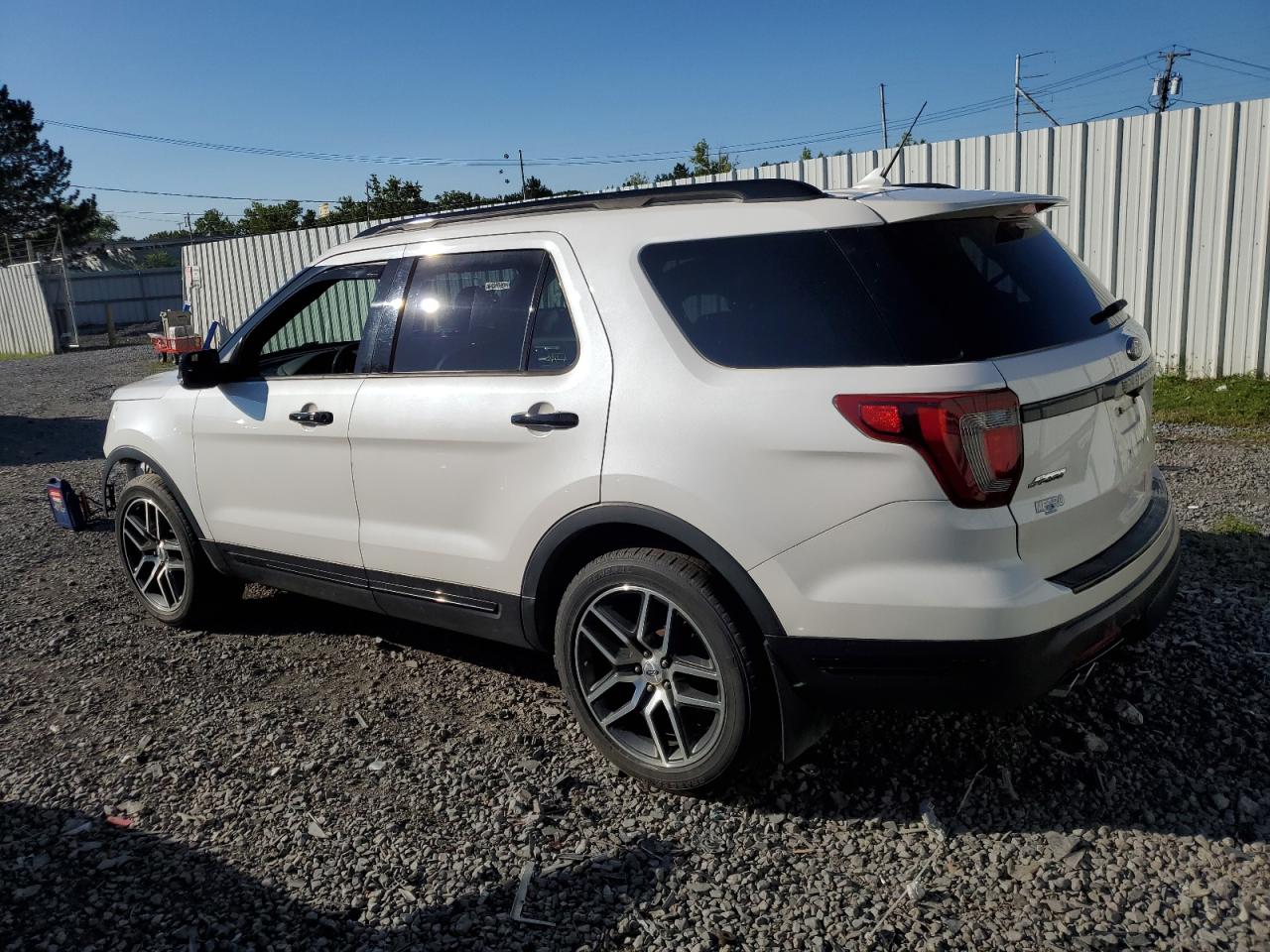 1FM5K8GT8JGC59872 2018 FORD EXPLORER - Image 2