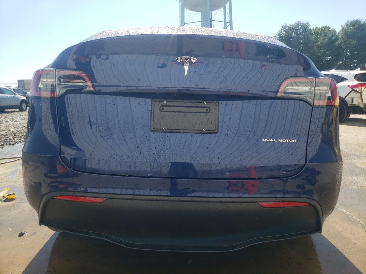 7SAYGDEE6RF076687 2024 Tesla Model Y