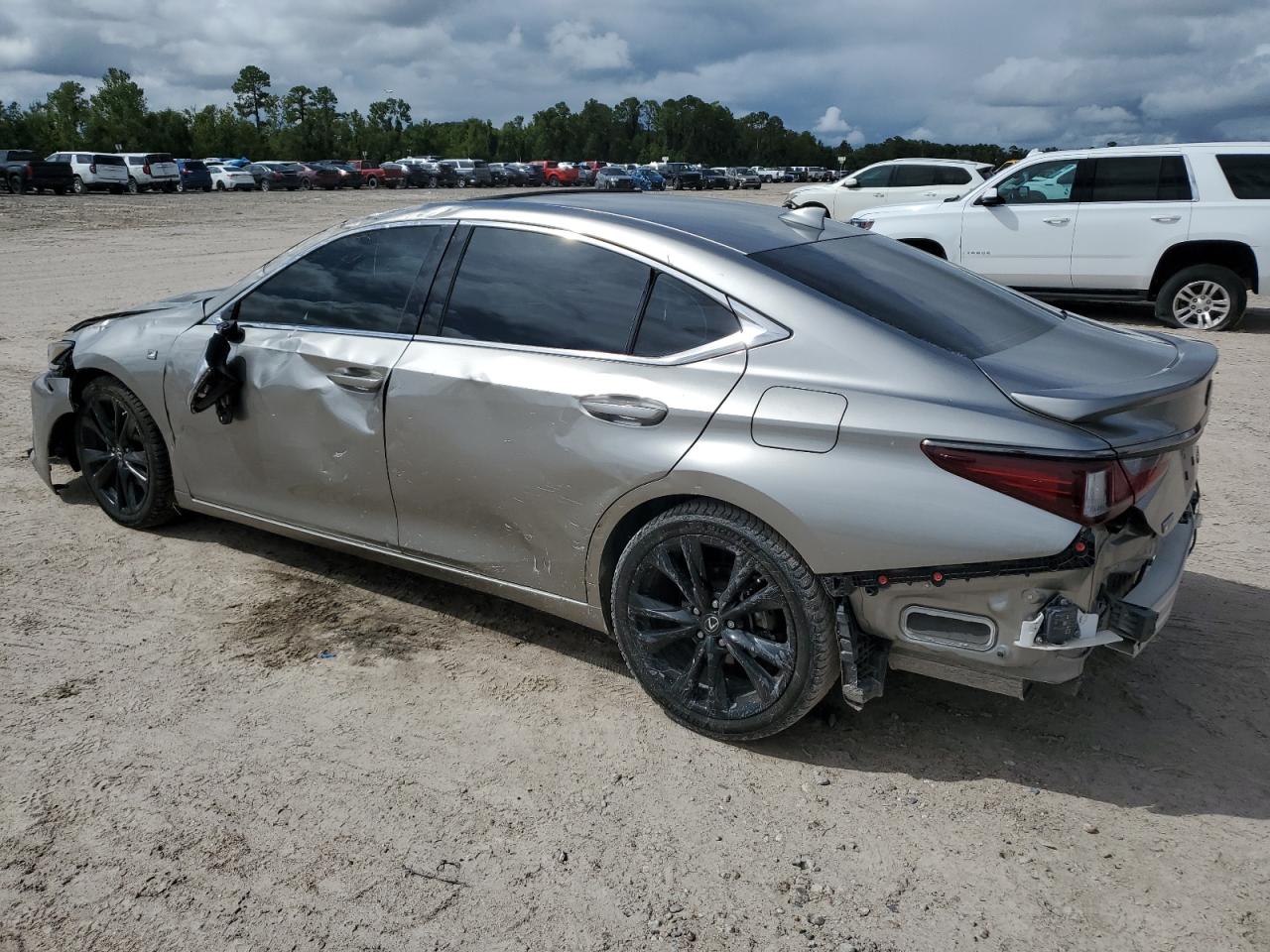 58ABZ1B13KU040079 2019 LEXUS ES - Image 2