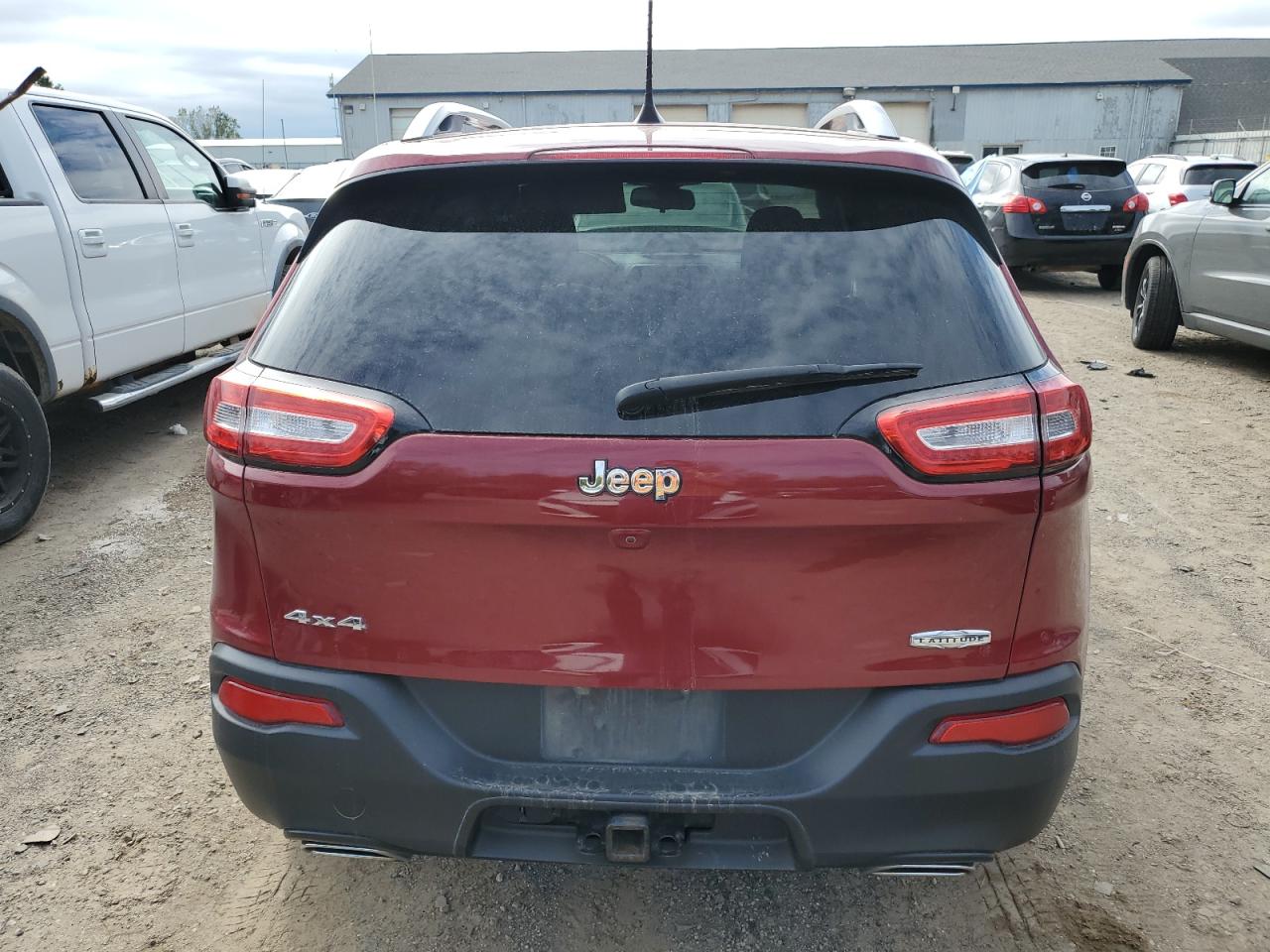 1C4PJMCS6HW531163 2017 Jeep Cherokee Latitude