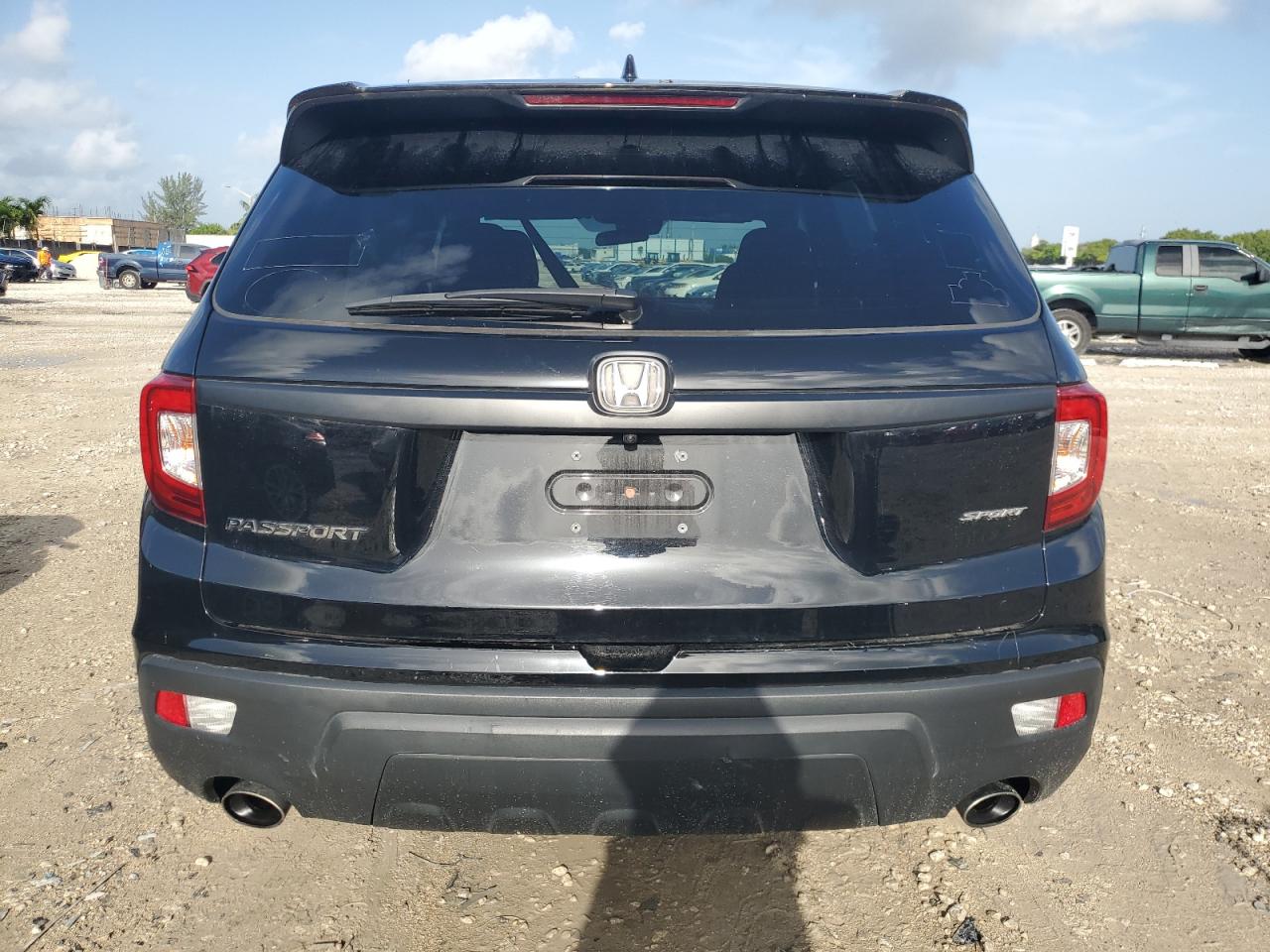 2021 Honda Passport Sport VIN: 5FNYF7H22MB007409 Lot: 74889874