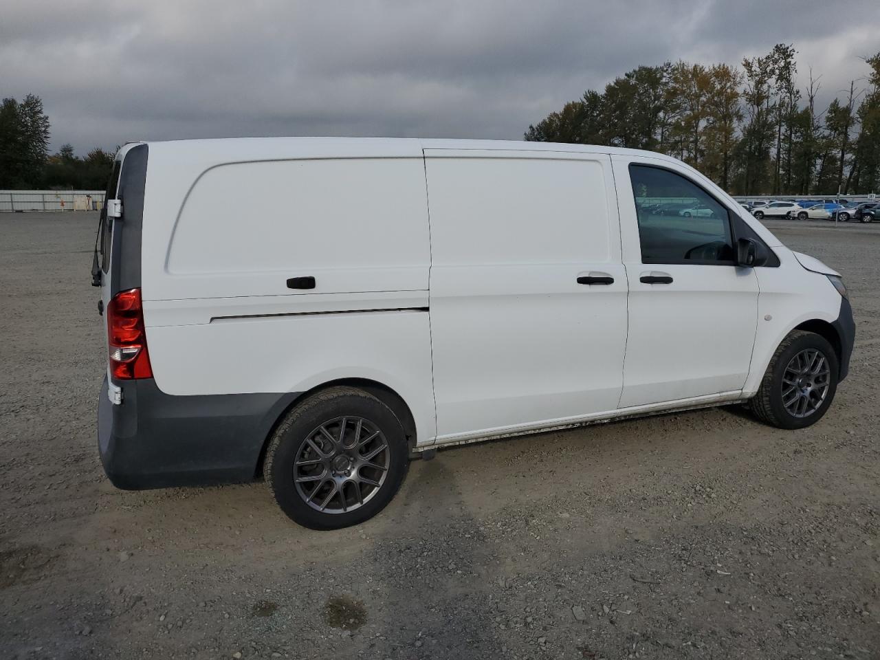 VIN WD3PG2EA2G3075275 2016 MERCEDES-BENZ METRIS no.3