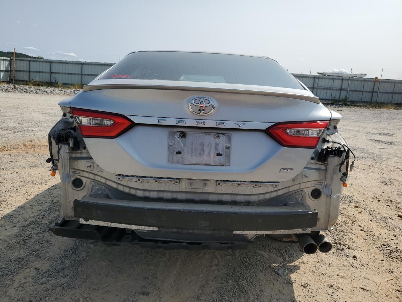 4T1B11HK5JU558370 2018 Toyota Camry L