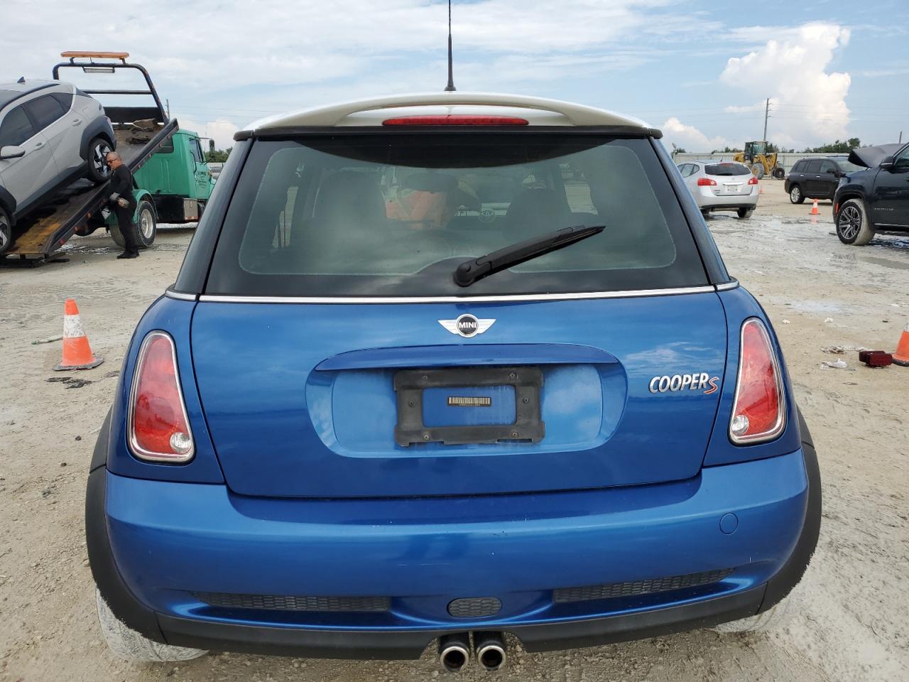 2006 Mini Cooper S VIN: WMWRE33516TL19896 Lot: 73739454