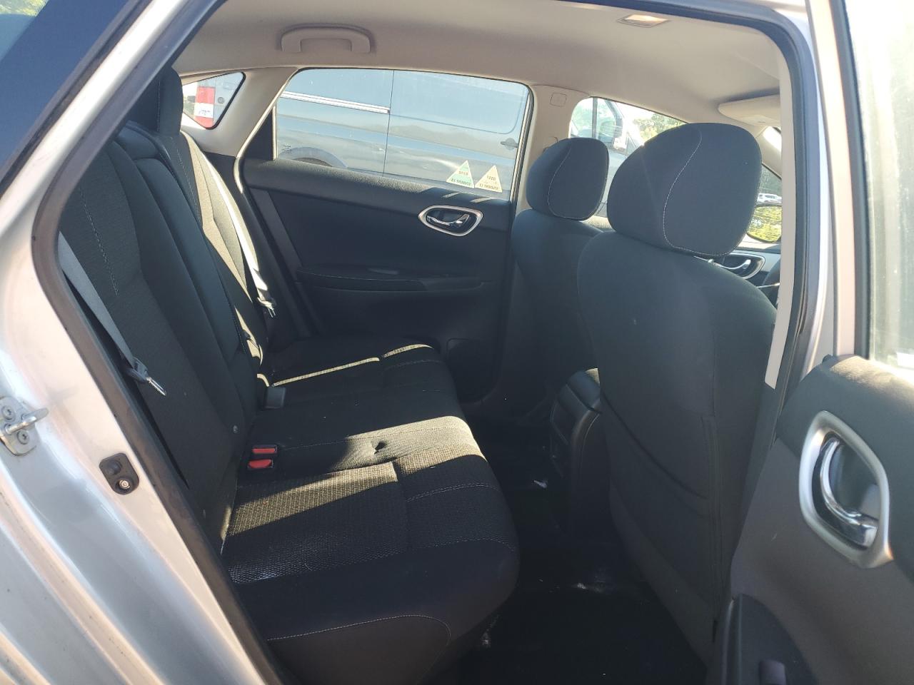 2015 Nissan Sentra - Image 10
