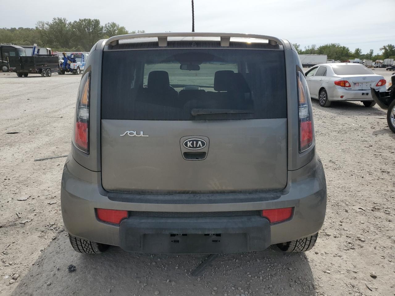 KNDJT2A27A7160974 2010 Kia Soul +