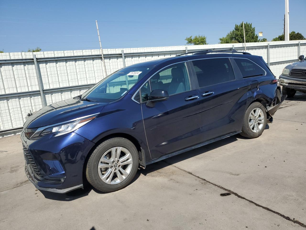 5TDDSKFC7NS068860 2022 TOYOTA SIENNA - Image 1