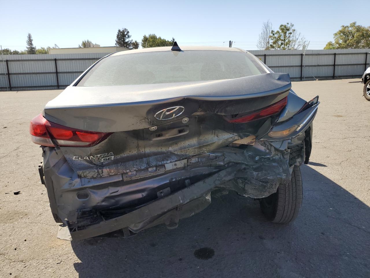 KMHD74LF5HU393496 2017 Hyundai Elantra Se