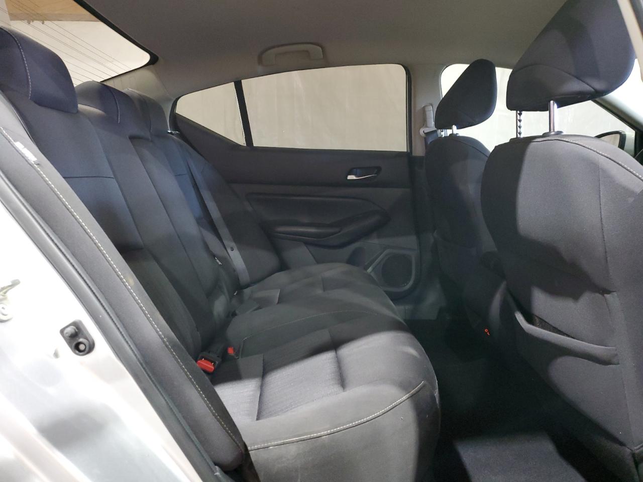 2019 Nissan Altima - Image 10