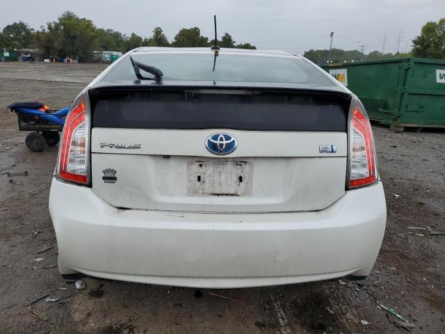  TOYOTA PRIUS 2014 Серебристый