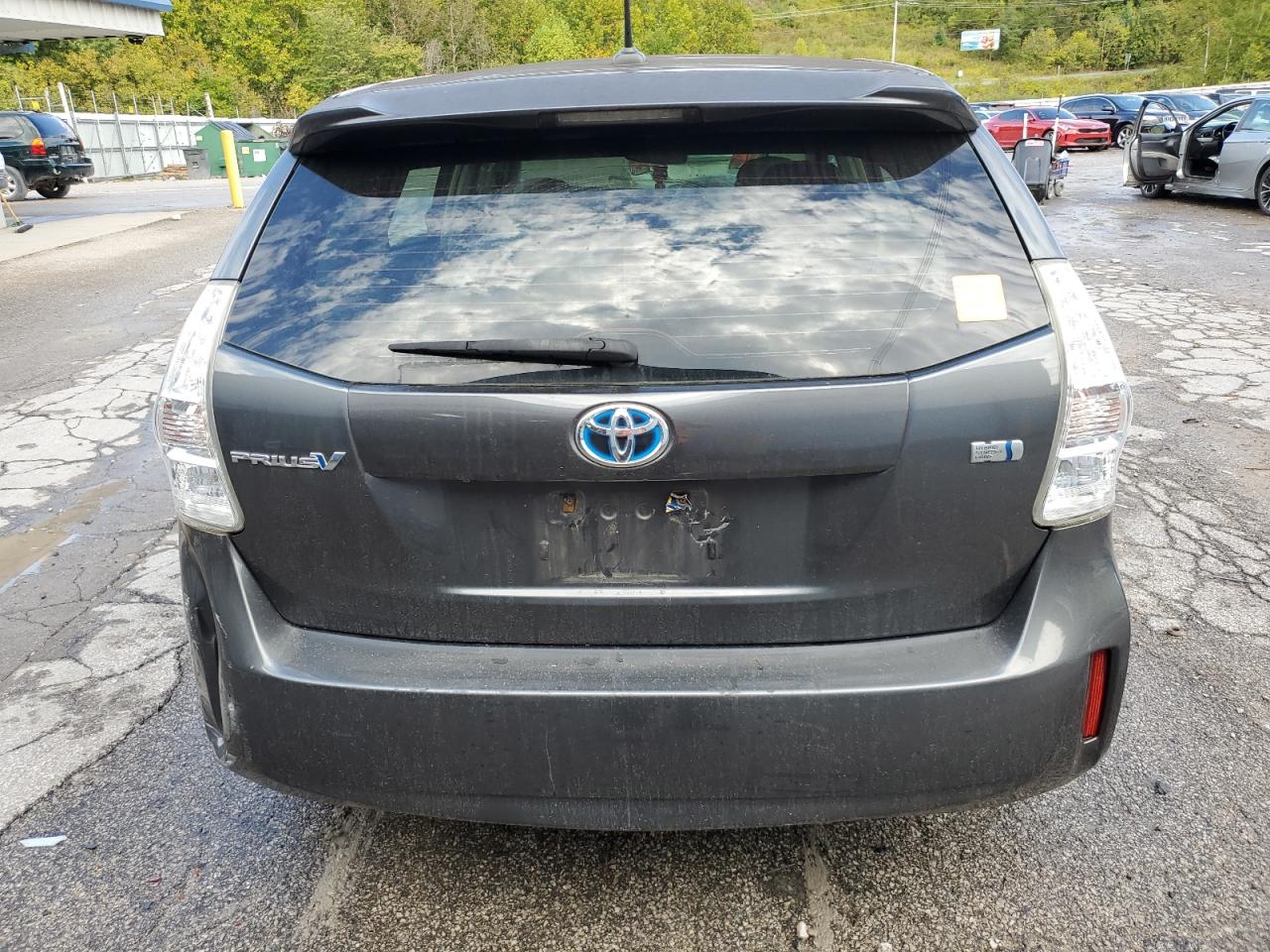 2013 Toyota Prius - Image 6