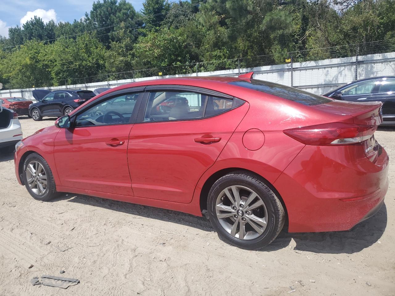 5NPD84LF2HH156993 2017 HYUNDAI ELANTRA - Image 2