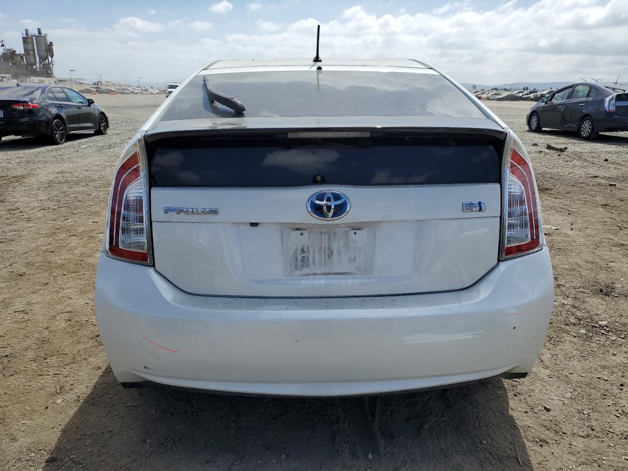 JTDKN3DU0F0465556 2015 Toyota Prius