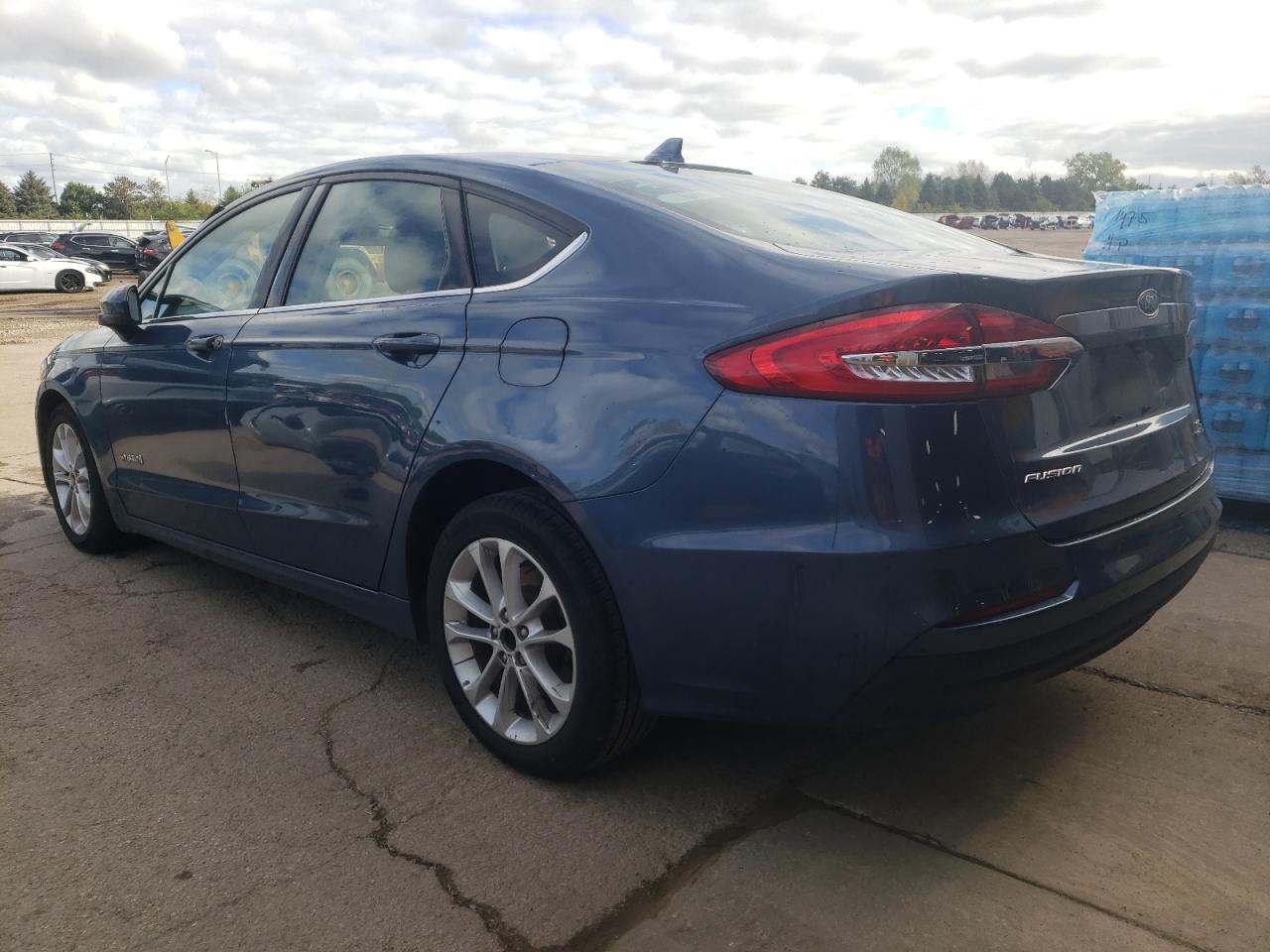 3FA6P0LU2KR112991 2019 FORD FUSION - Image 2