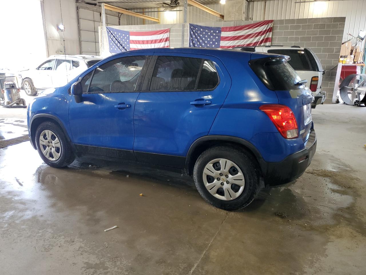 KL7CJKSB9GB571616 2016 CHEVROLET TRAX - Image 2