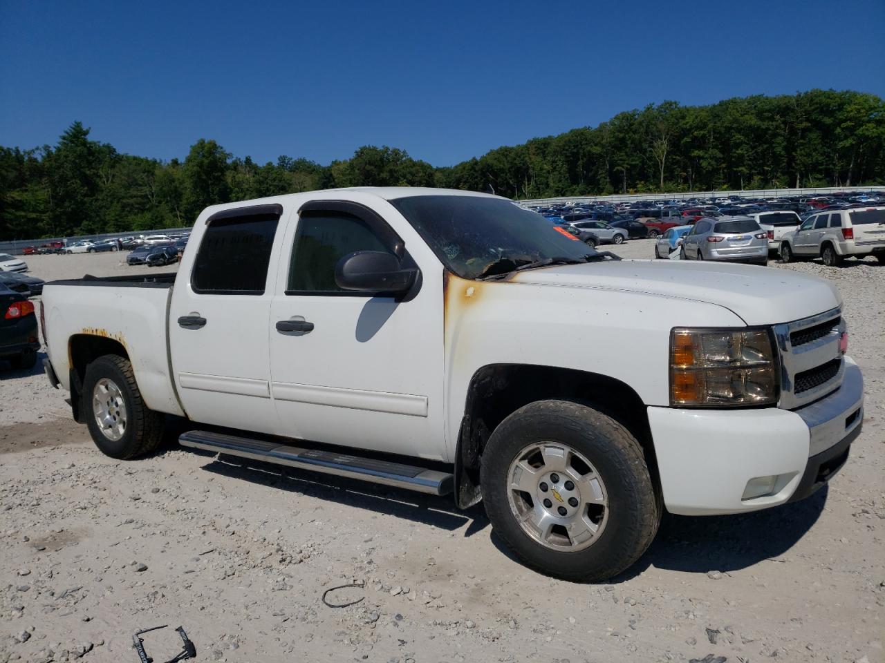 2011 Chevrolet Silverado - Image 4