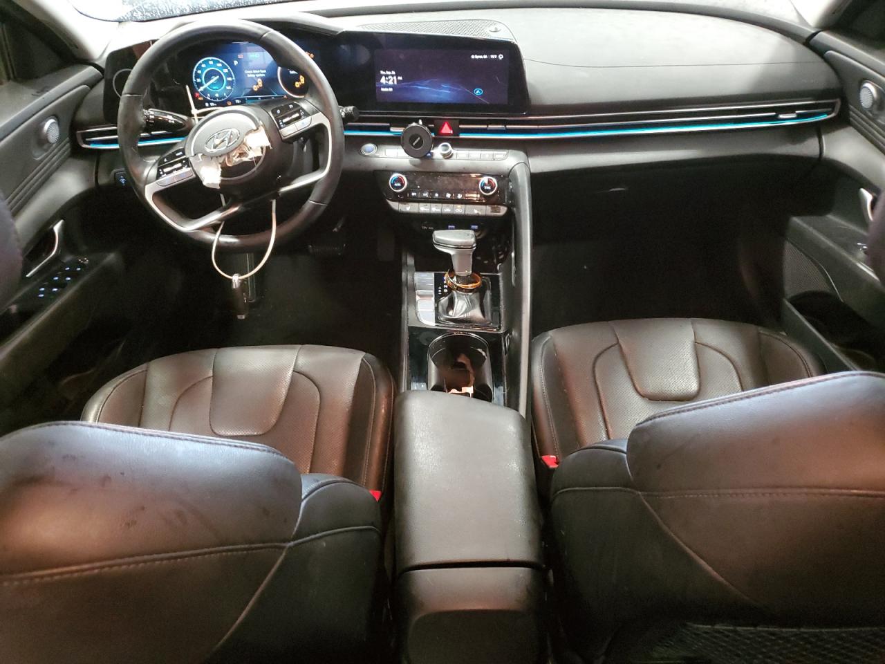 2023 Hyundai Elantra - Image 8