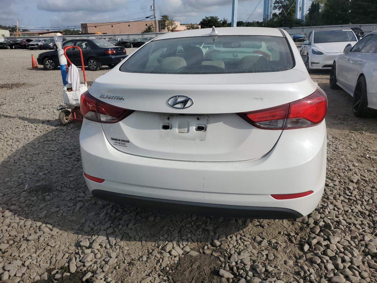 5NPDH4AE6EH469325 2014 Hyundai Elantra Se