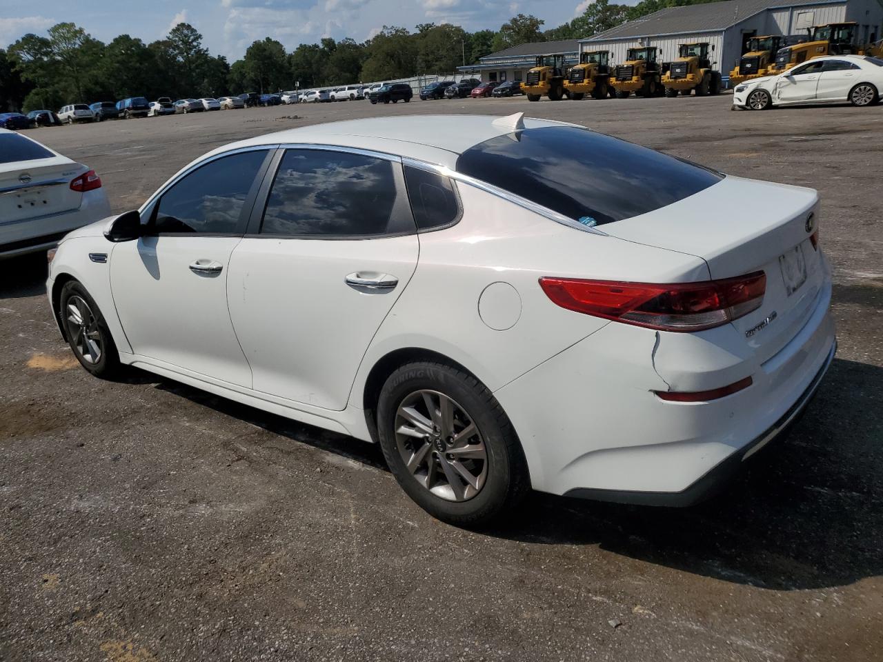 5XXGT4L30KG293919 2019 KIA OPTIMA - Image 2